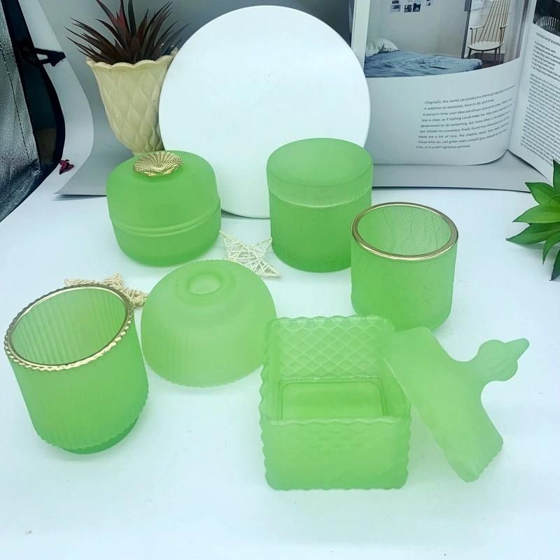 China Glass Factory New Design High Quality Machine Made Colored Electroplating/Sprayed/Engraved Glass Candle Holder