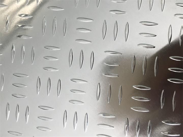 Mirror Finished Aluminum Tread Sheet with Three Bars