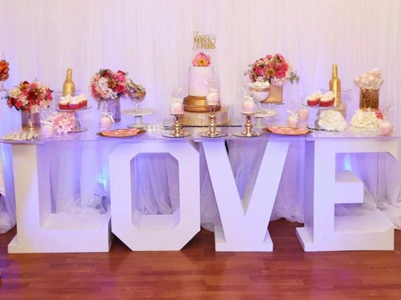 Popular Wedding Event Use White Letter Cake Table Decor with Glass Top